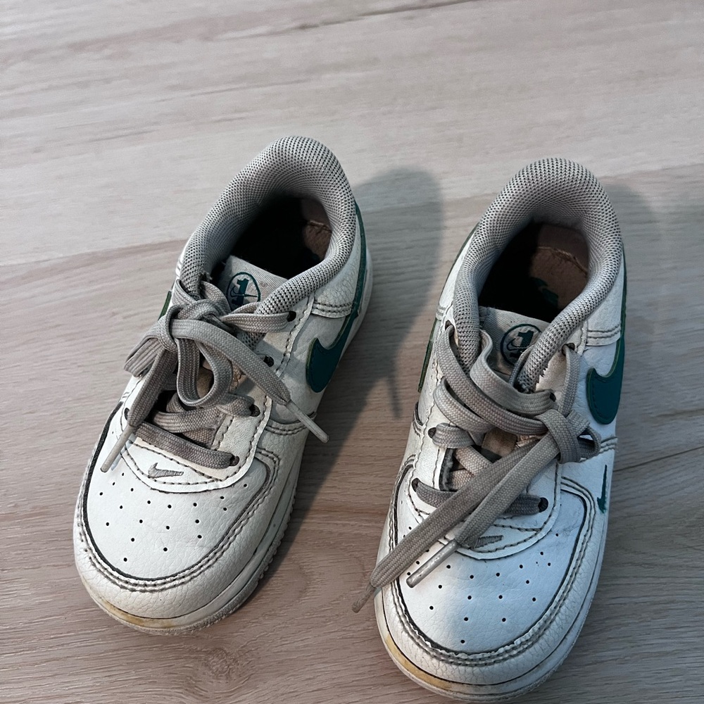 Nike Kids White and Green Sneakers